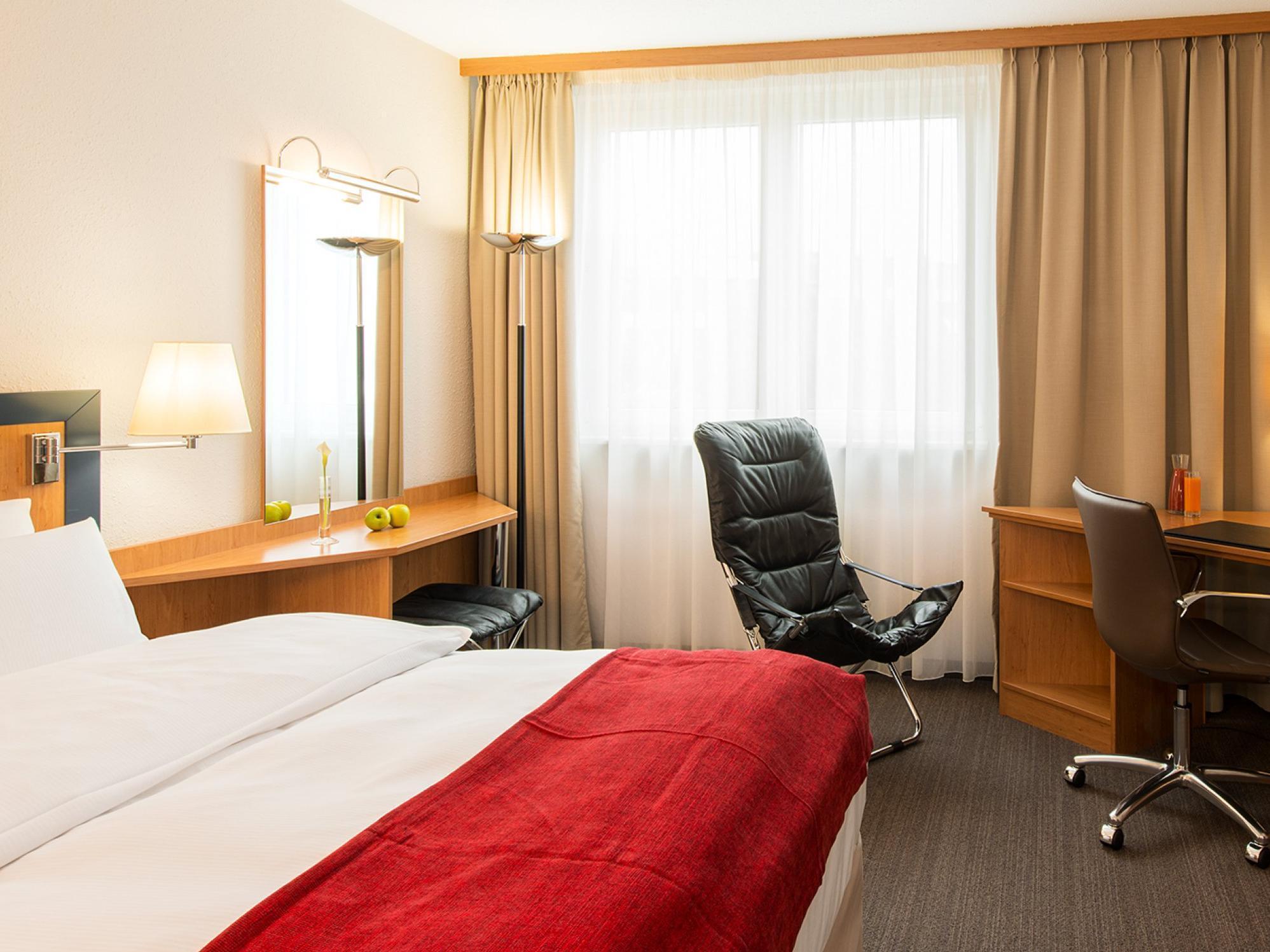 Nh Frankfurt Airport West Hotel Raunheim Esterno foto